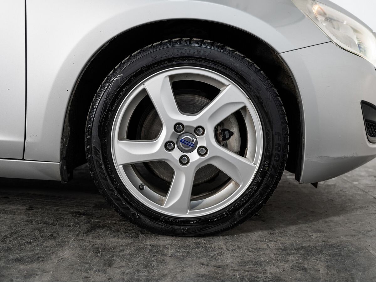 Volvo S60 2012 - фото автомобиля