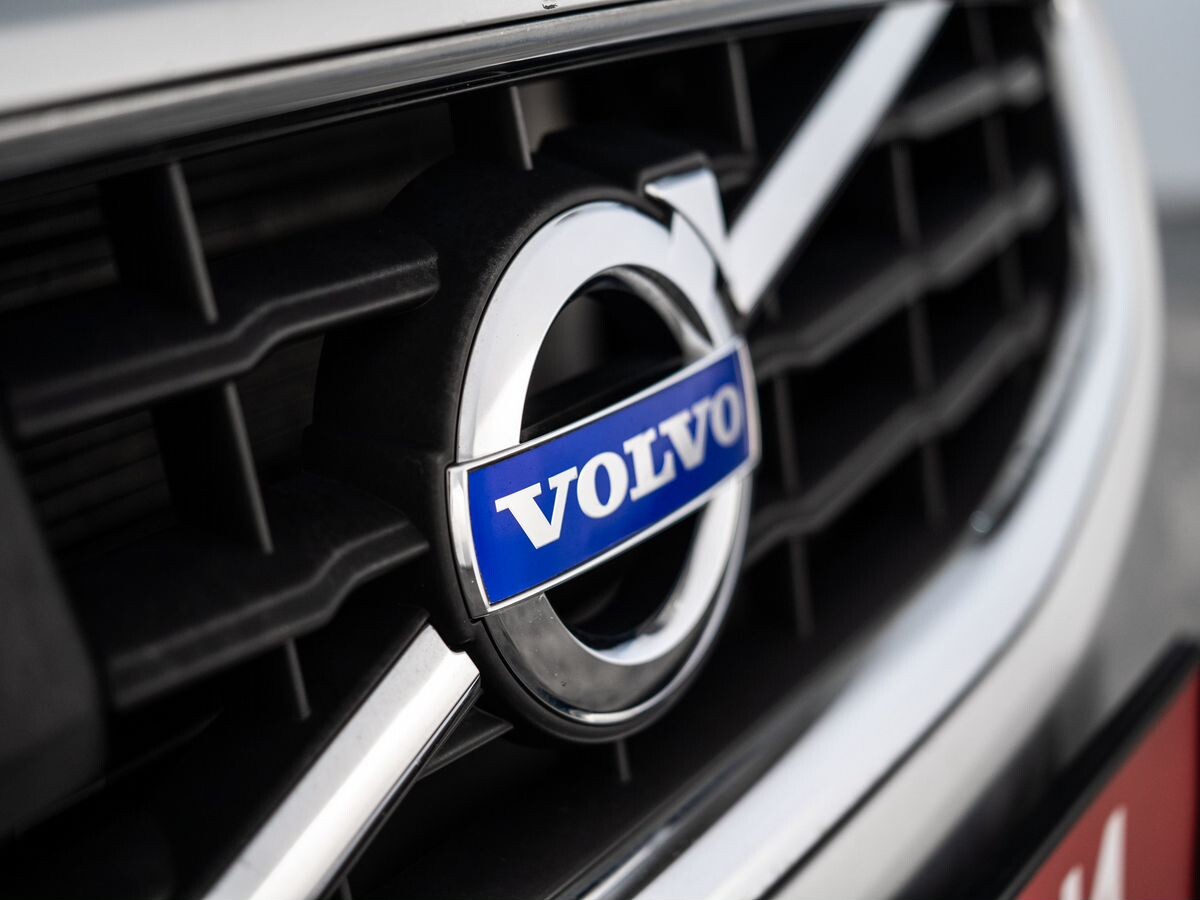 Volvo S60 2012 - фото автомобиля