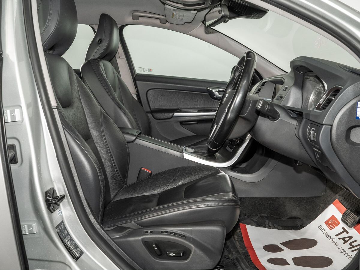 Volvo S60 2012 - фото автомобиля