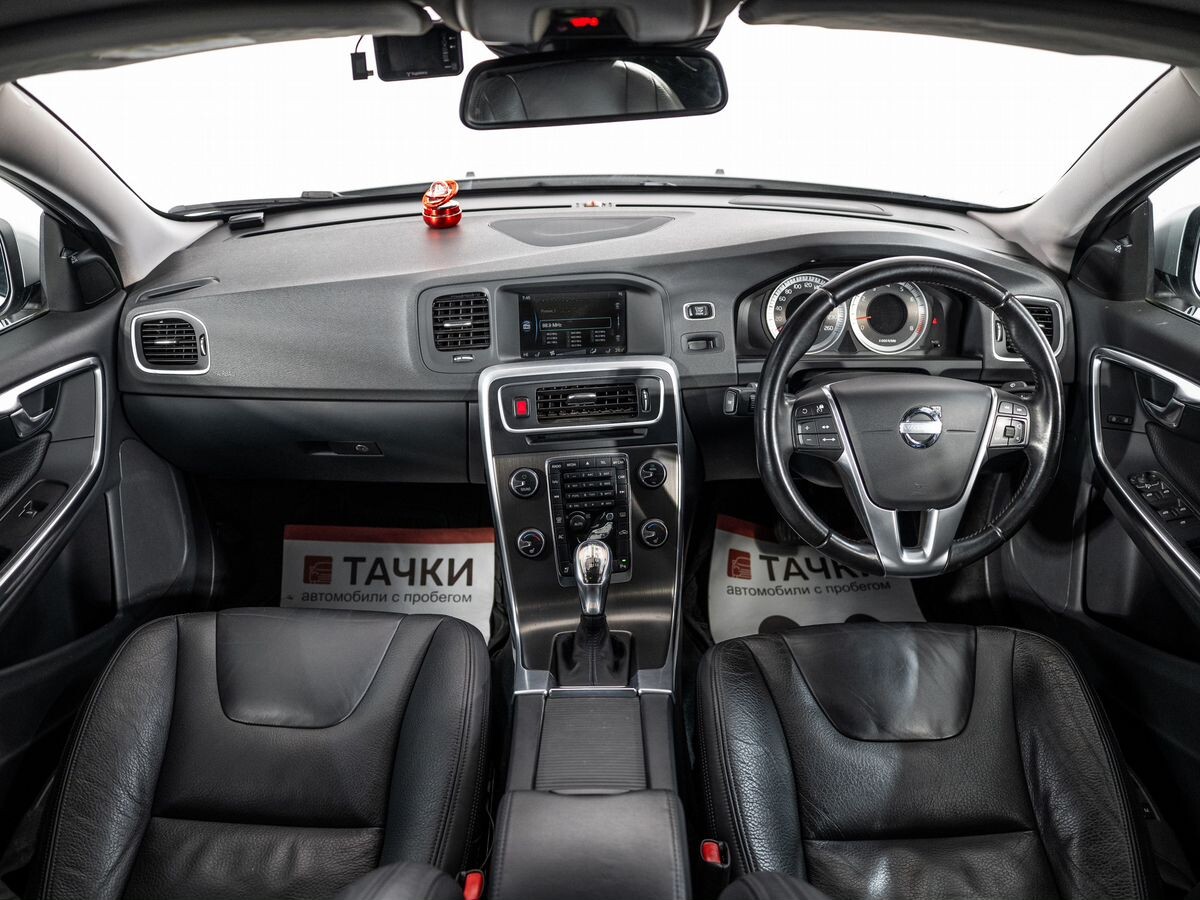 Volvo S60 2012 - фото автомобиля