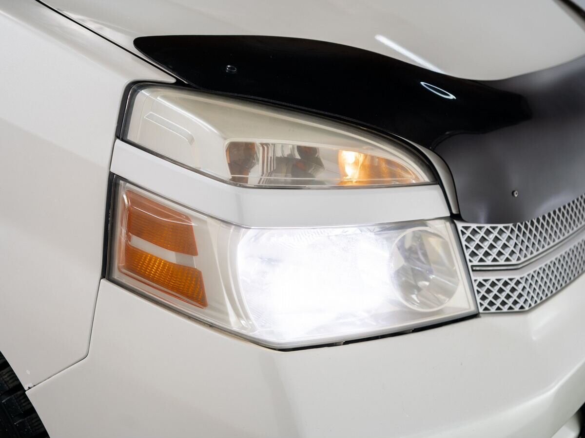 Toyota Voxy 2006 - фото автомобиля