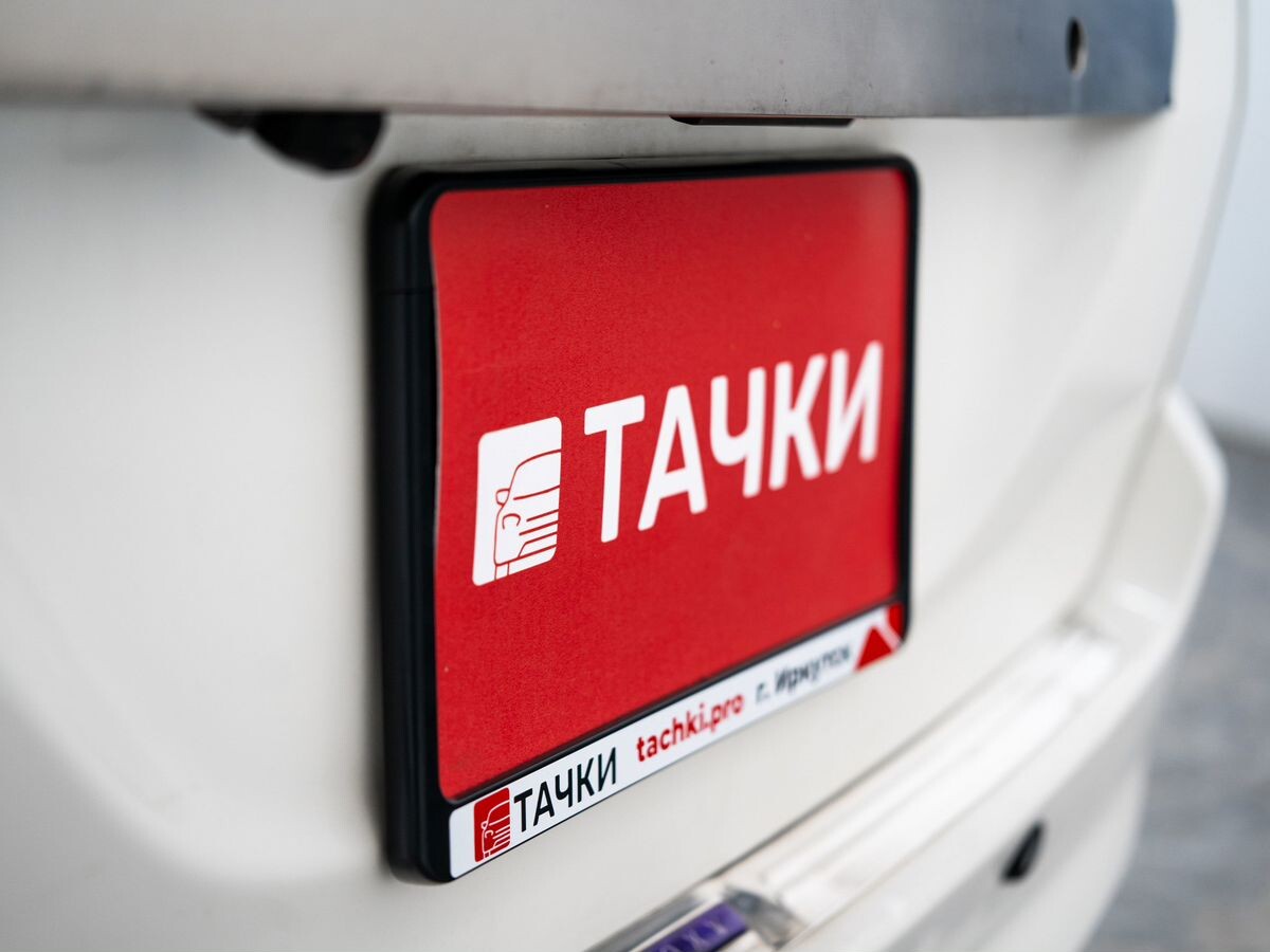 Toyota Voxy 2006 - фото автомобиля