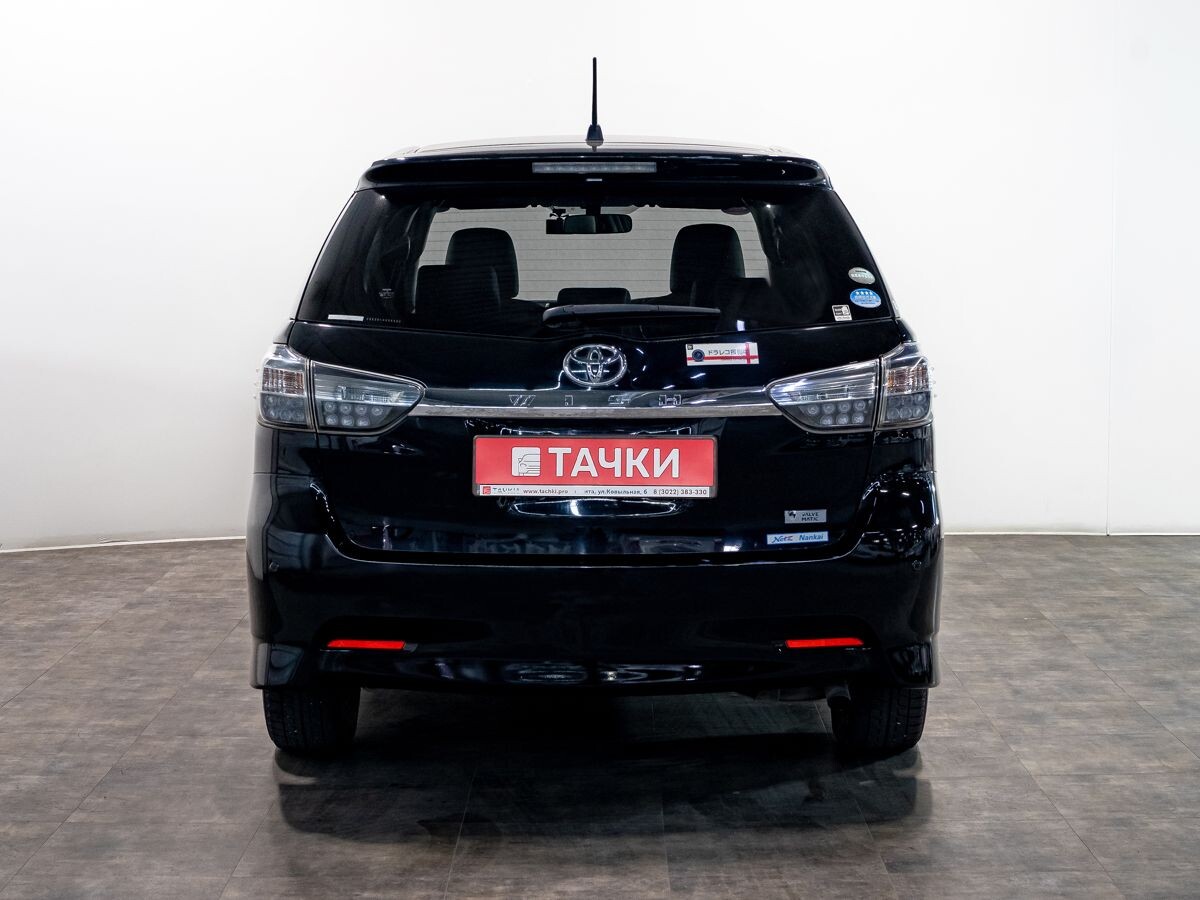 Toyota Wish 2015 - фото автомобиля