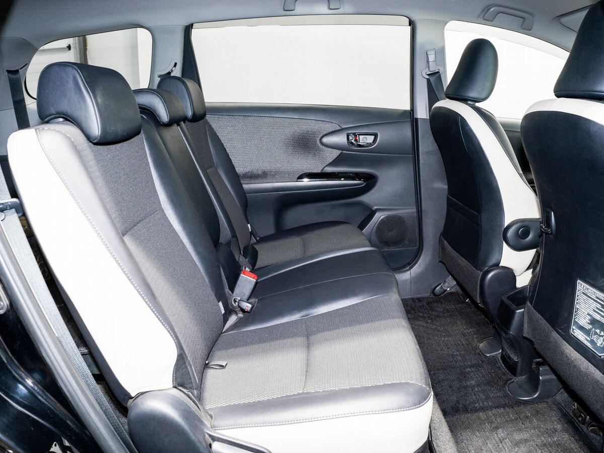 Toyota Wish 2015 - фото автомобиля