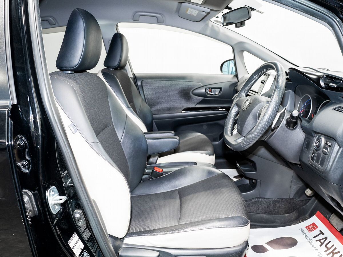 Toyota Wish 2015 - фото автомобиля