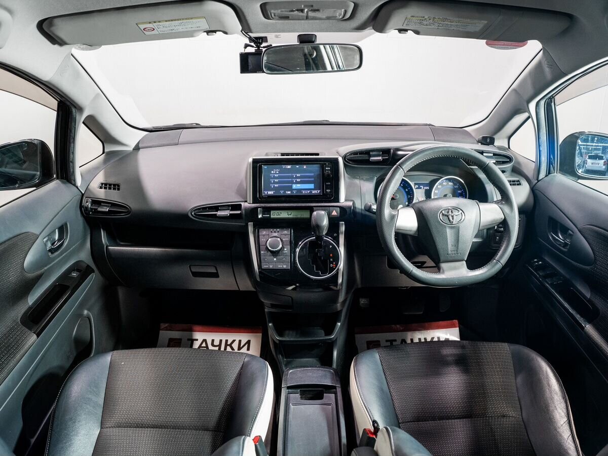 Toyota Wish 2015 - фото автомобиля