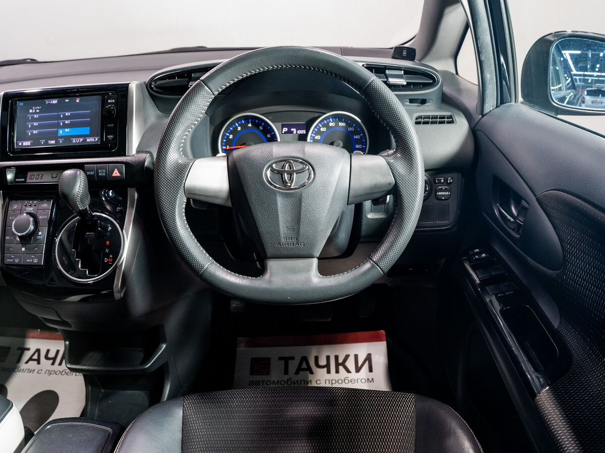 Toyota Wish 2015 - фото автомобиля