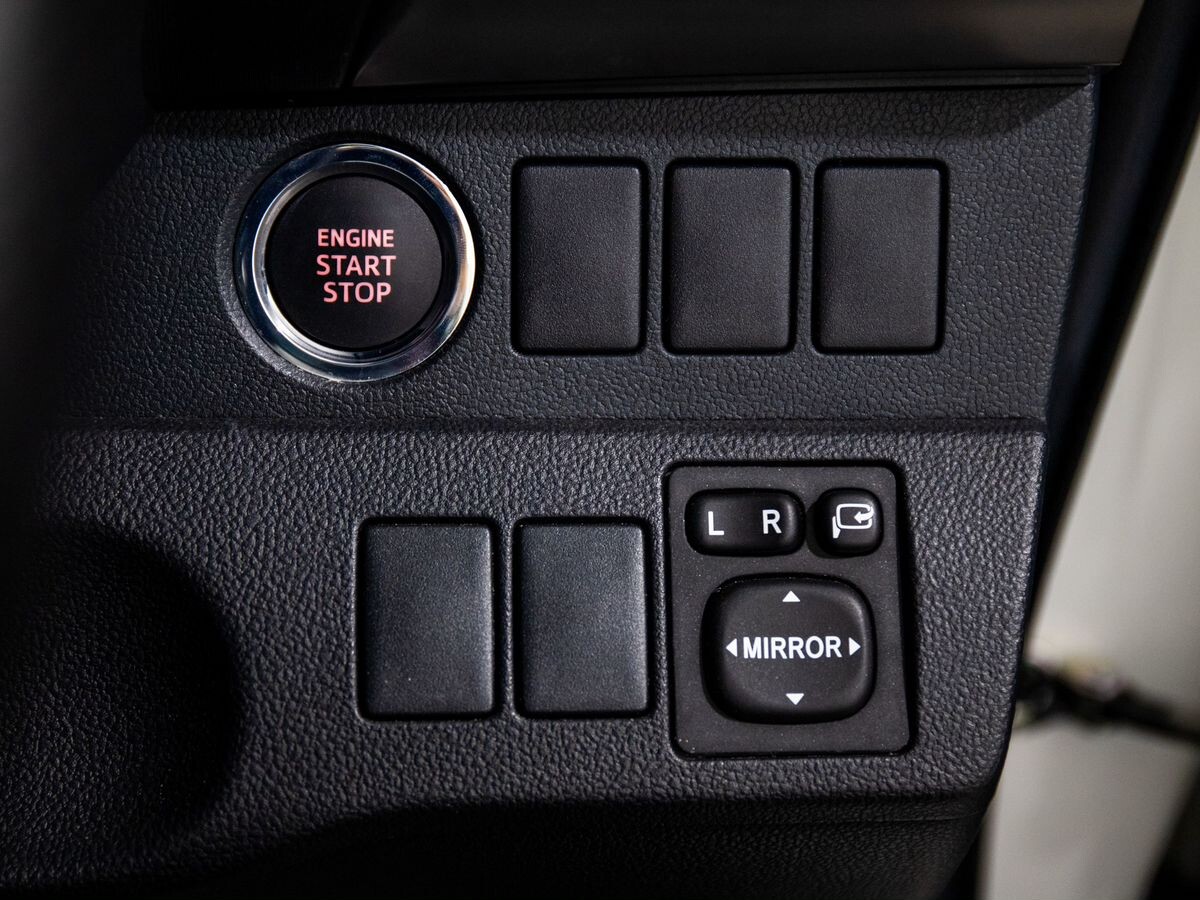 Toyota Ractis 2011 - фото автомобиля