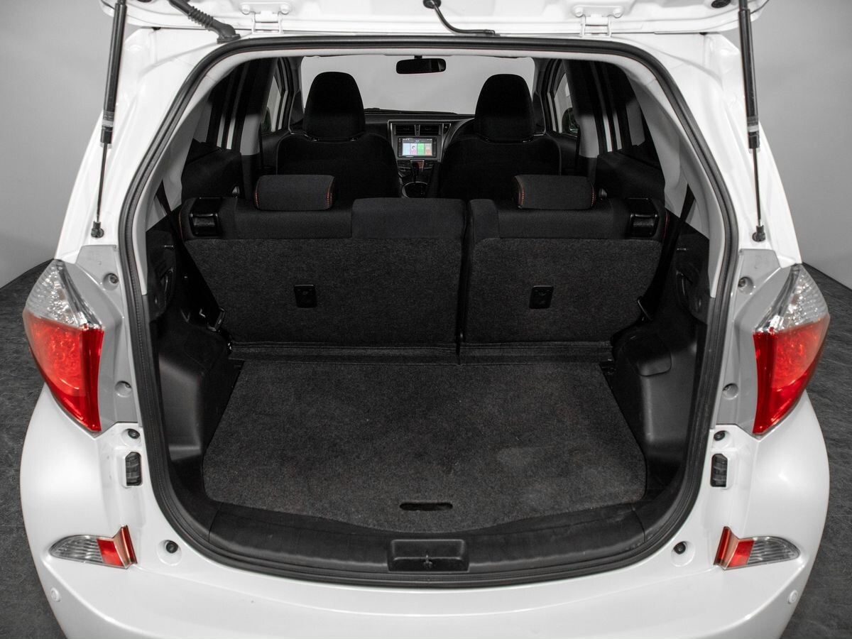 Toyota Ractis 2011 - фото автомобиля