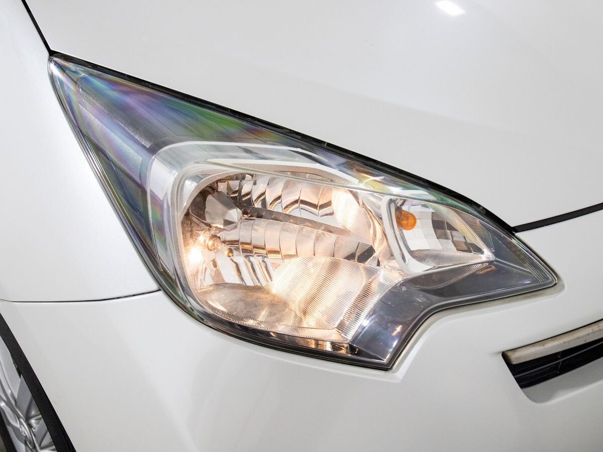 Toyota Ractis 2011 - фото автомобиля