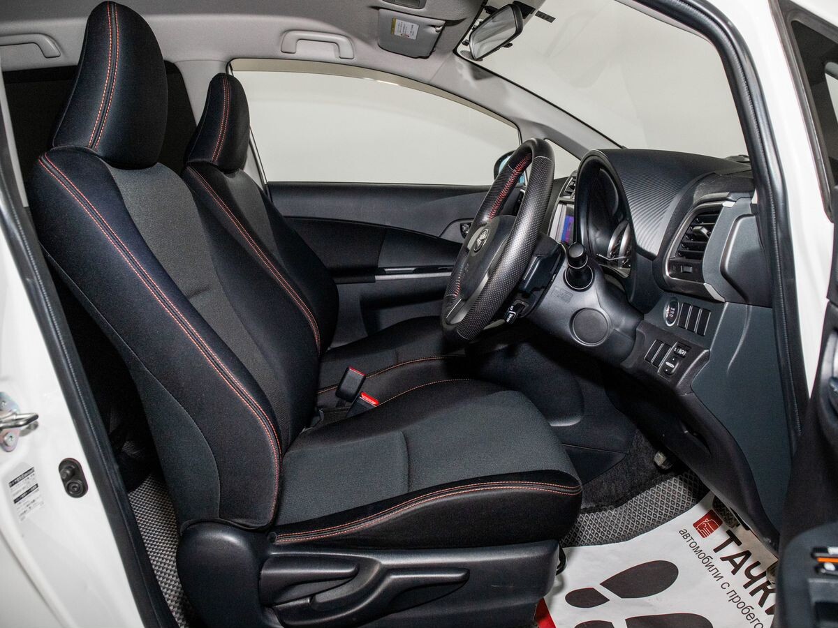 Toyota Ractis 2011 - фото автомобиля