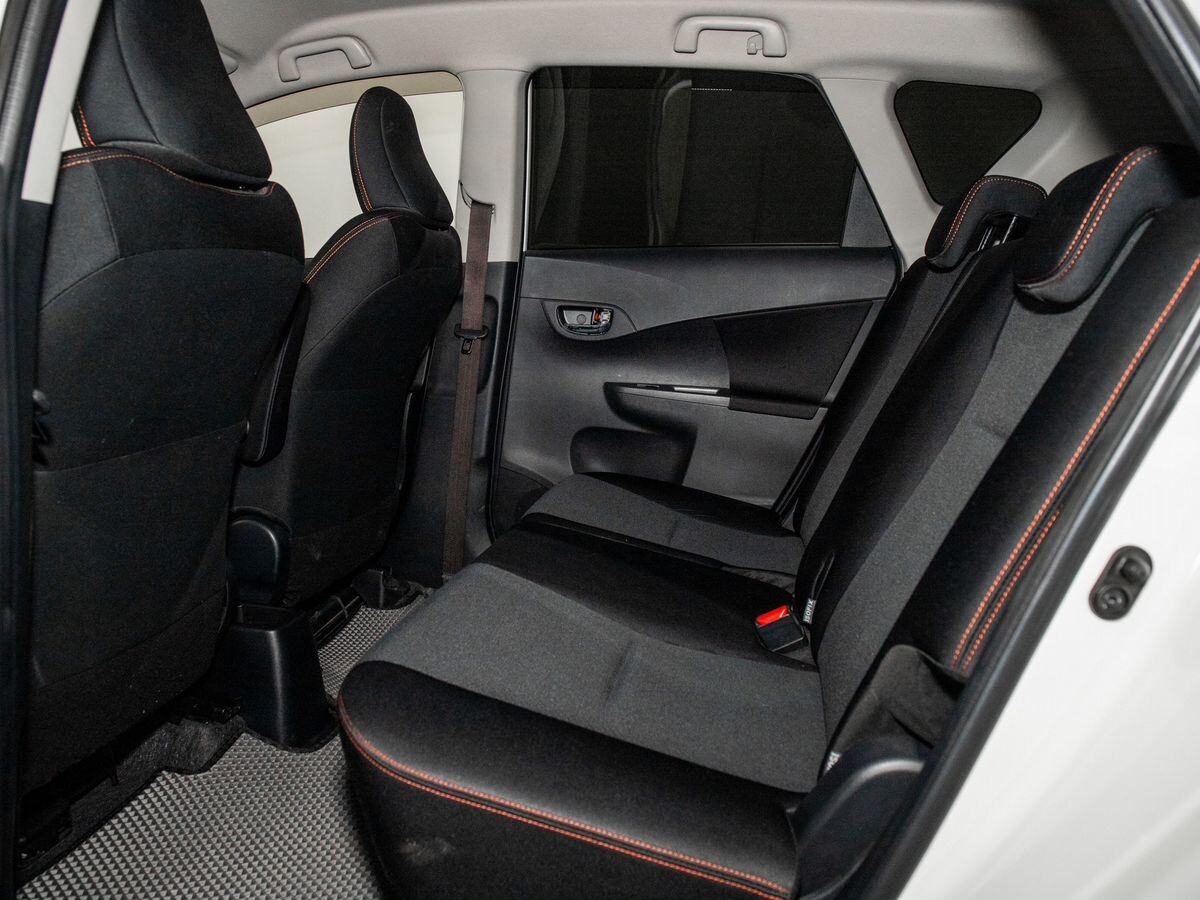 Toyota Ractis 2011 - фото автомобиля