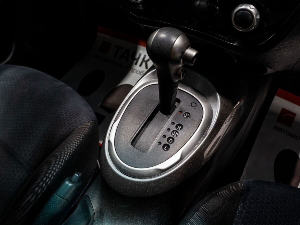 Nissan Juke 2011 - фото автомобиля