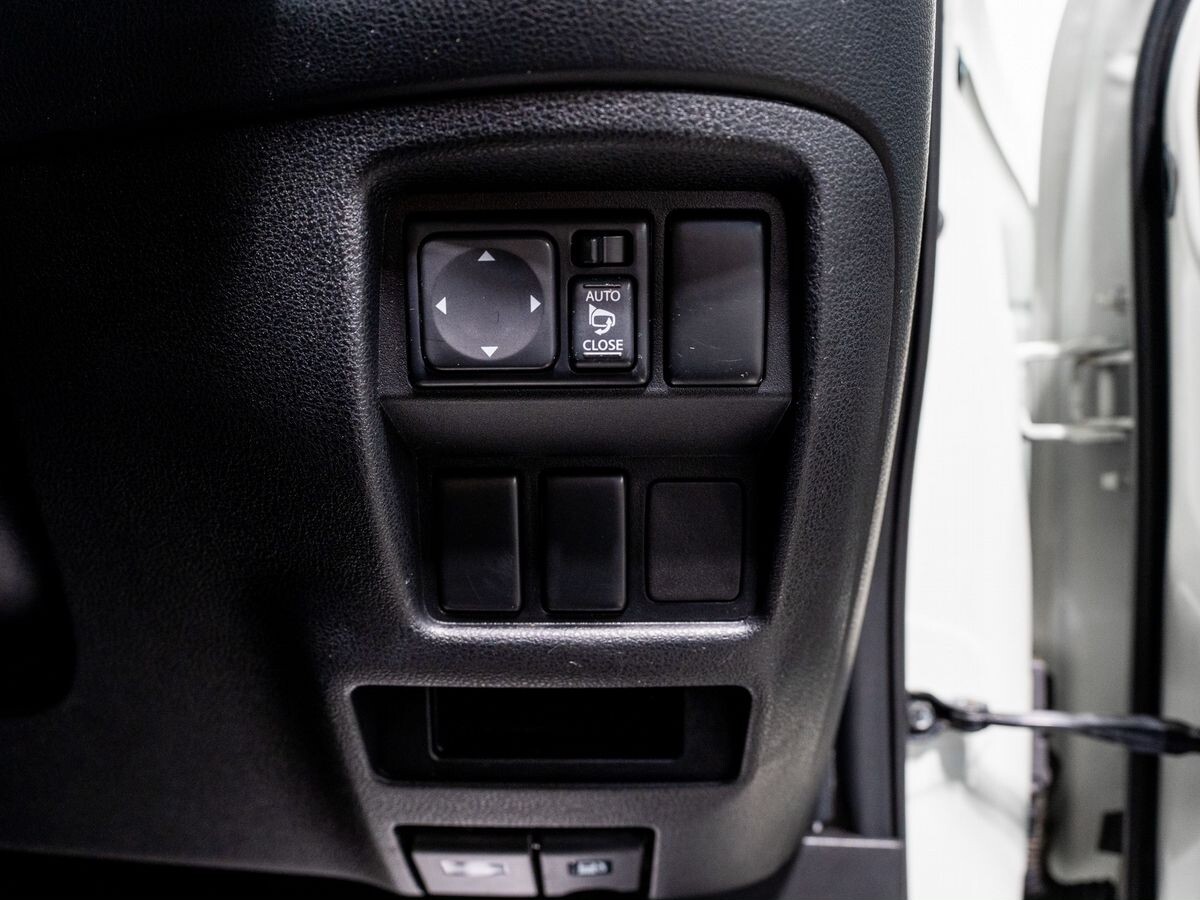 Nissan Juke 2011 - фото автомобиля