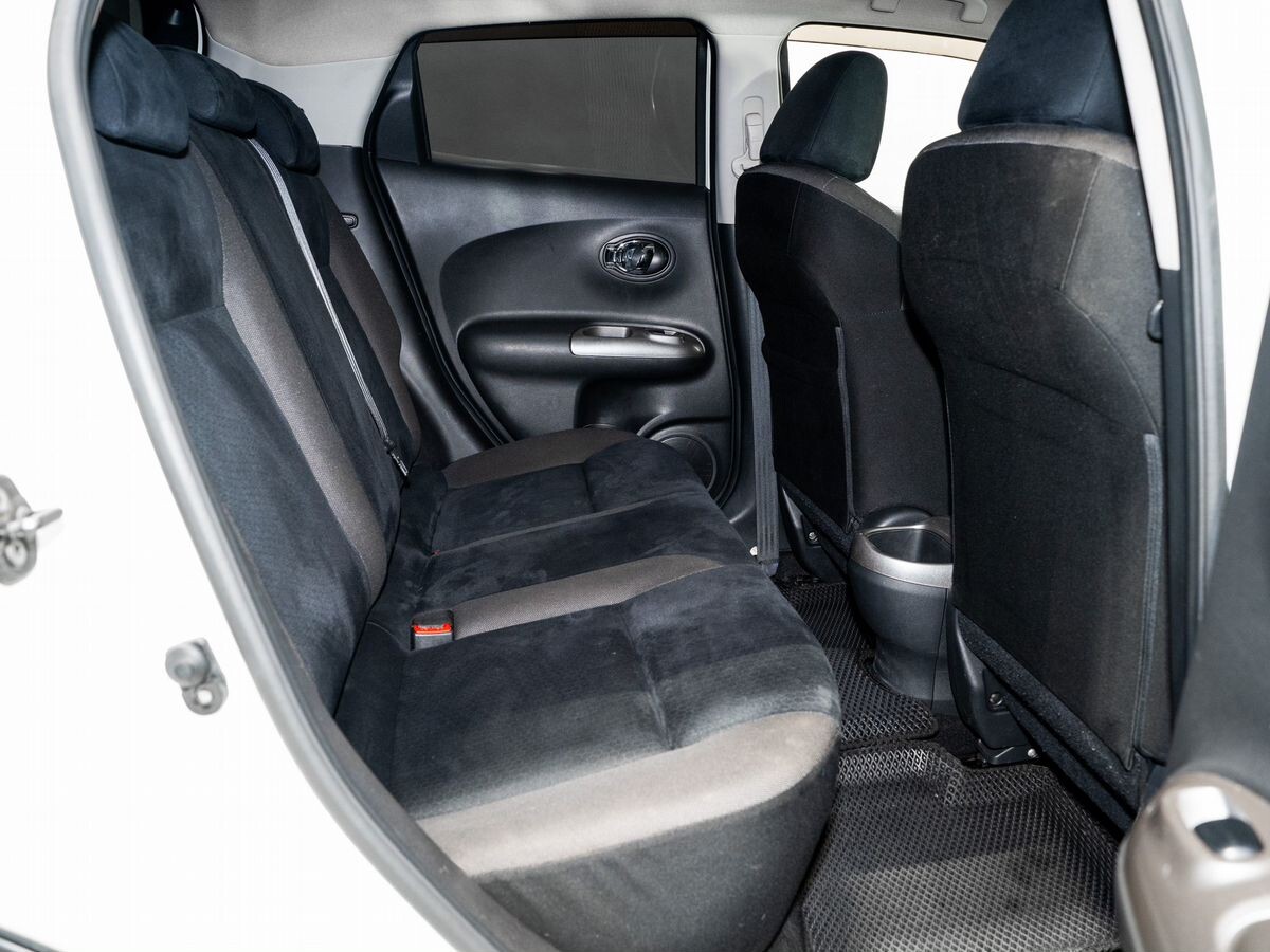 Nissan Juke 2011 - фото автомобиля