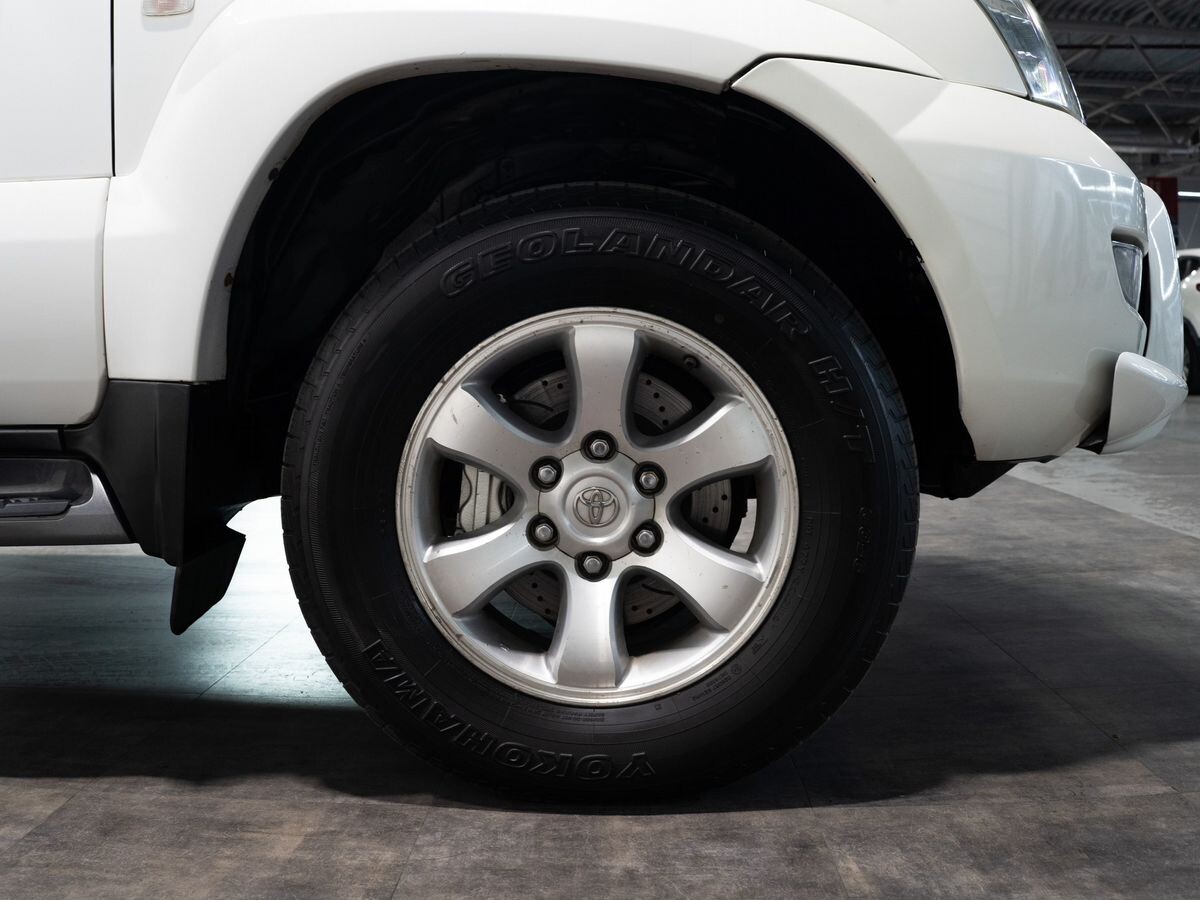 Toyota Land Cruiser Prado 2005 - фото автомобиля