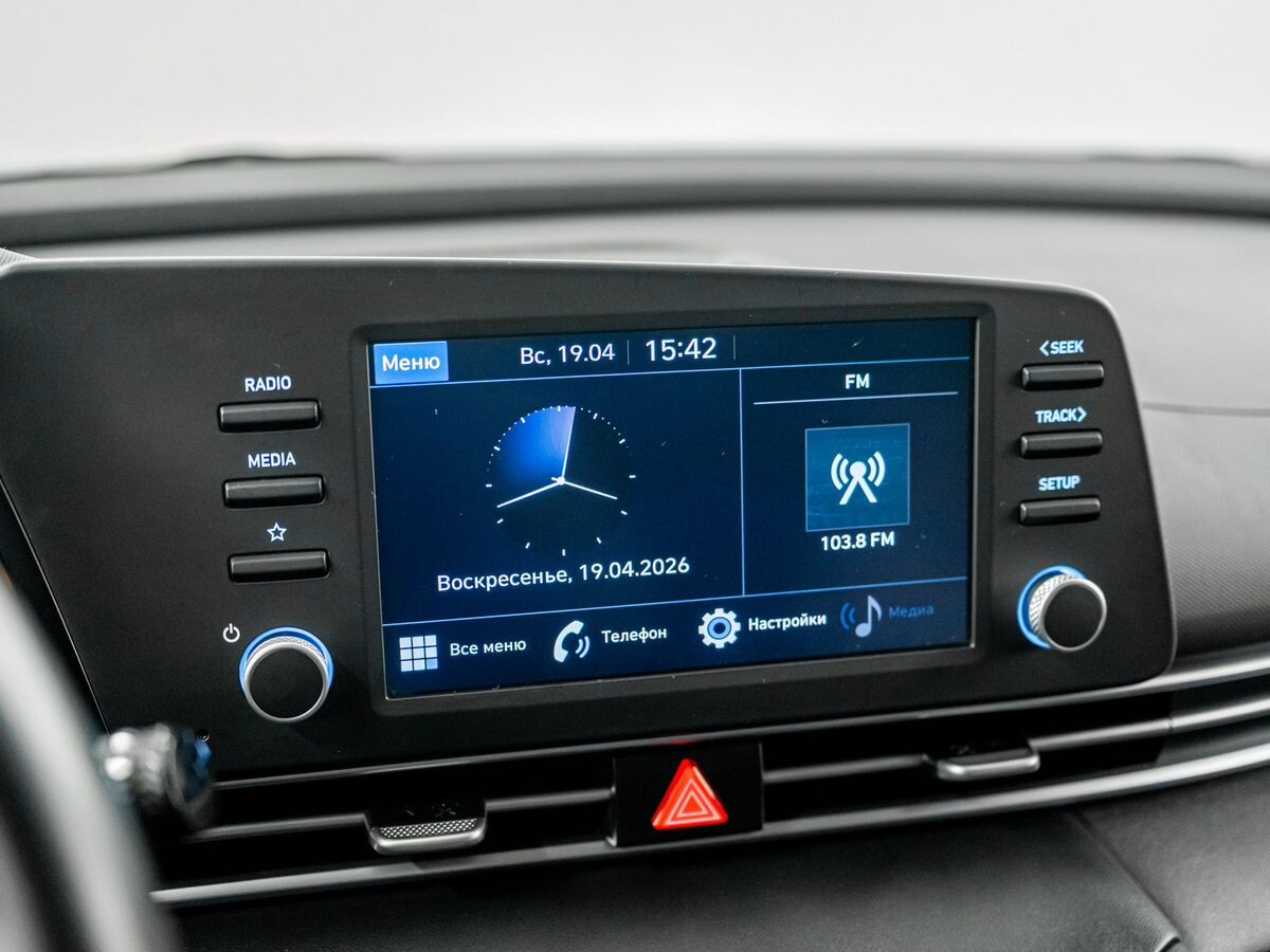 Hyundai Elantra 2021 - фото автомобиля