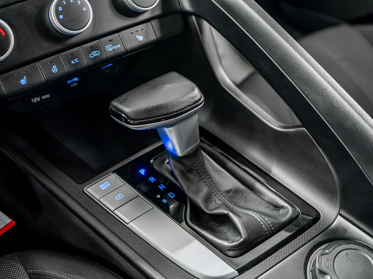 Hyundai Elantra 2021 - фото автомобиля