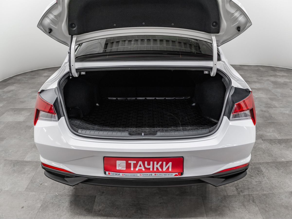 Hyundai Elantra 2021 - фото автомобиля