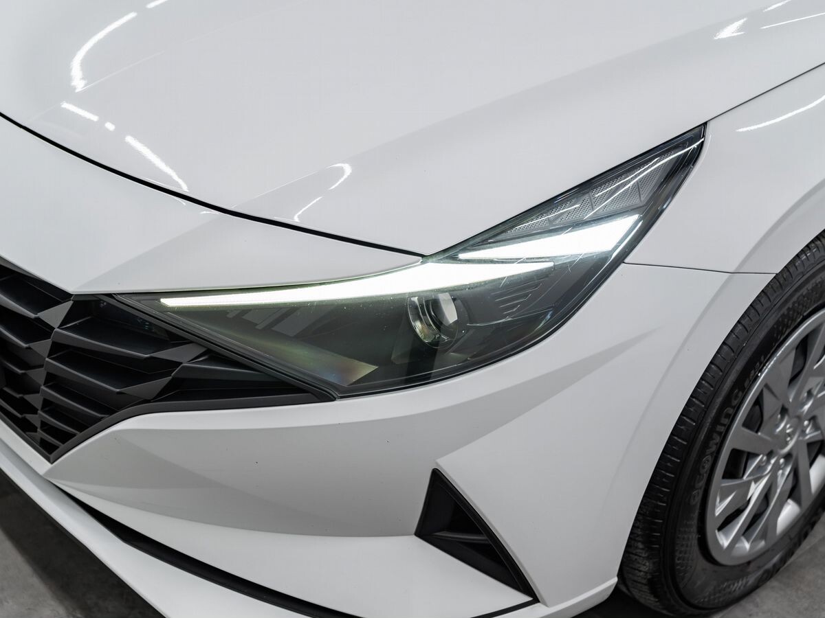 Hyundai Elantra 2021 - фото автомобиля