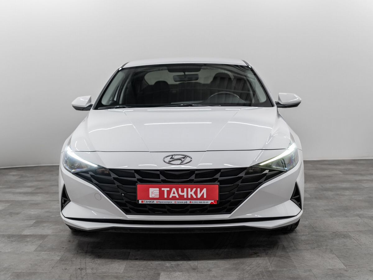 Hyundai Elantra 2021 - фото автомобиля