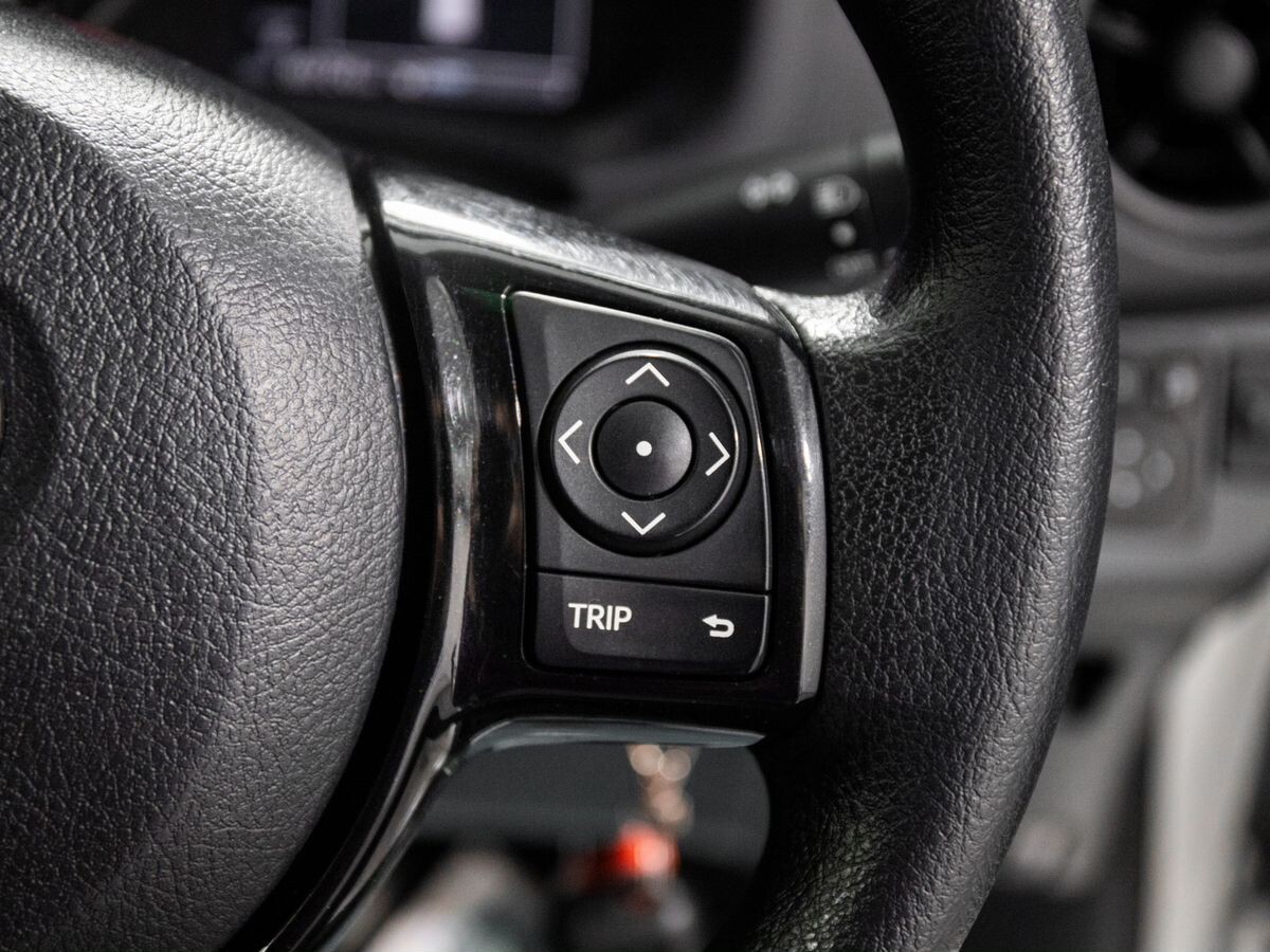 Toyota Vitz 2019 - фото автомобиля