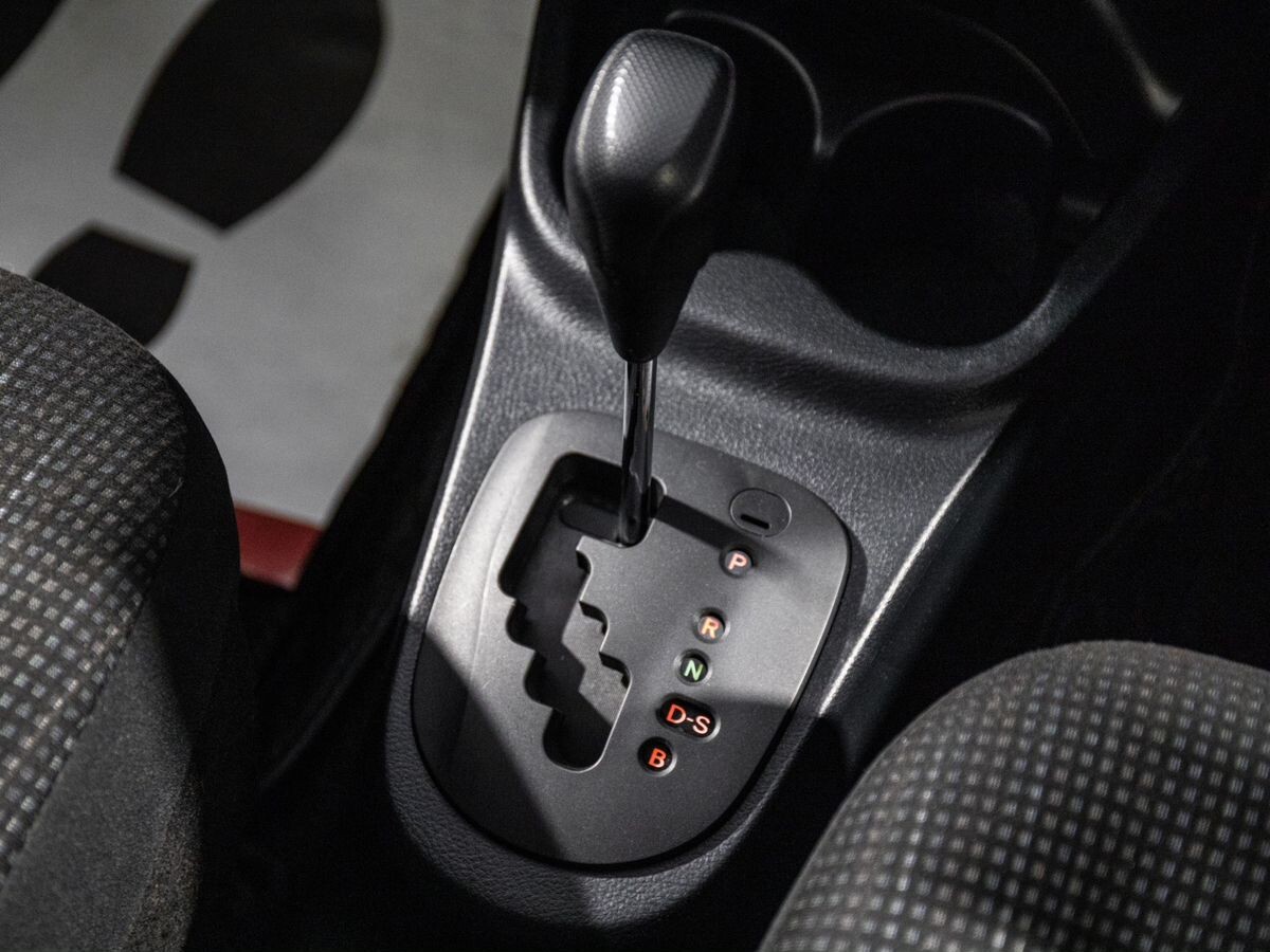 Toyota Vitz 2019 - фото автомобиля