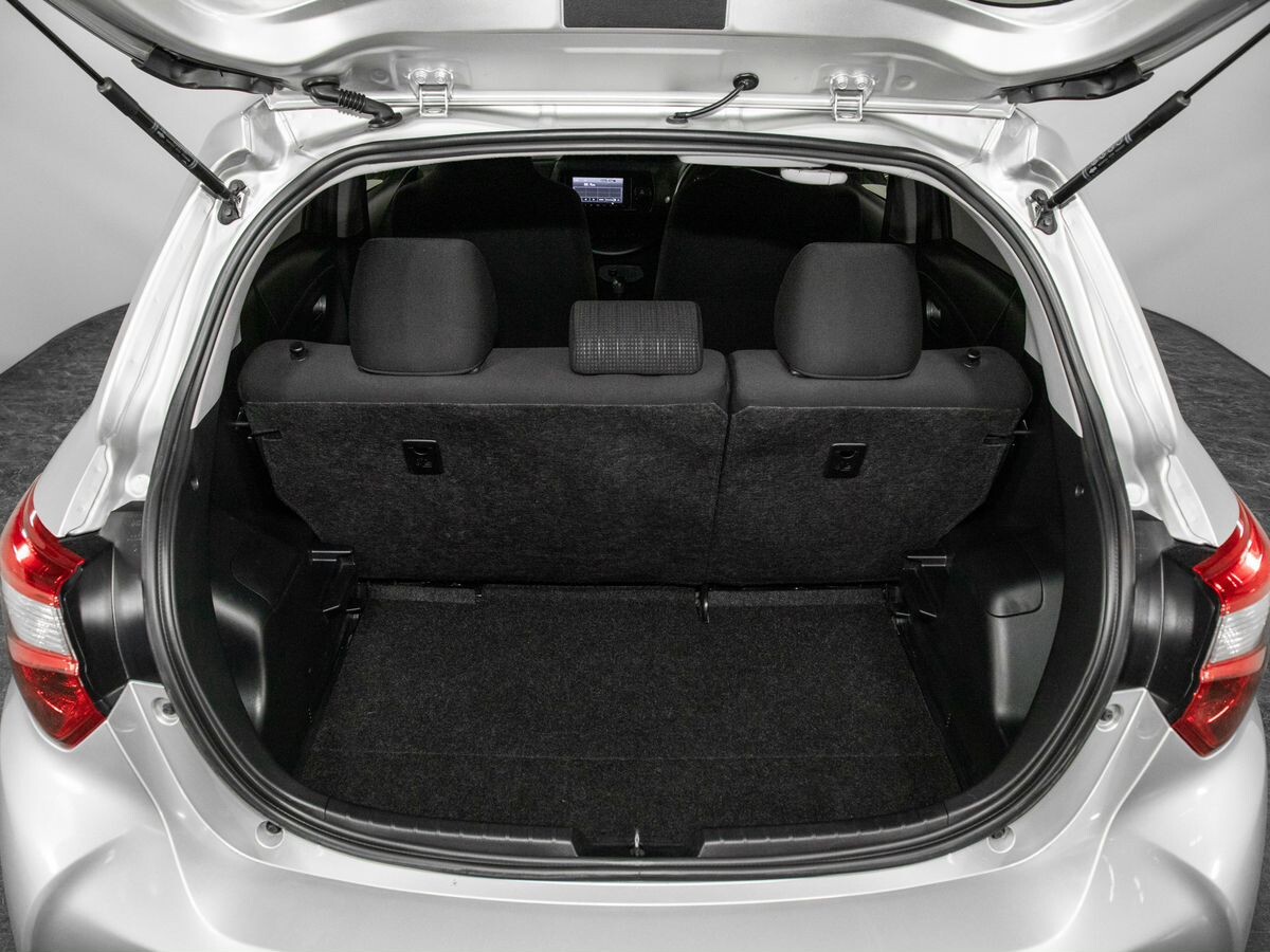 Toyota Vitz 2019 - фото автомобиля