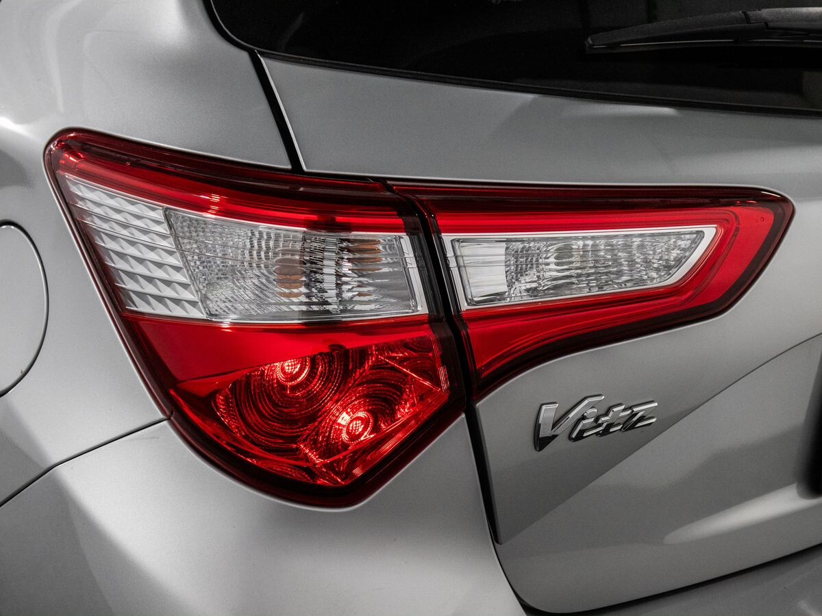 Toyota Vitz 2019 - фото автомобиля