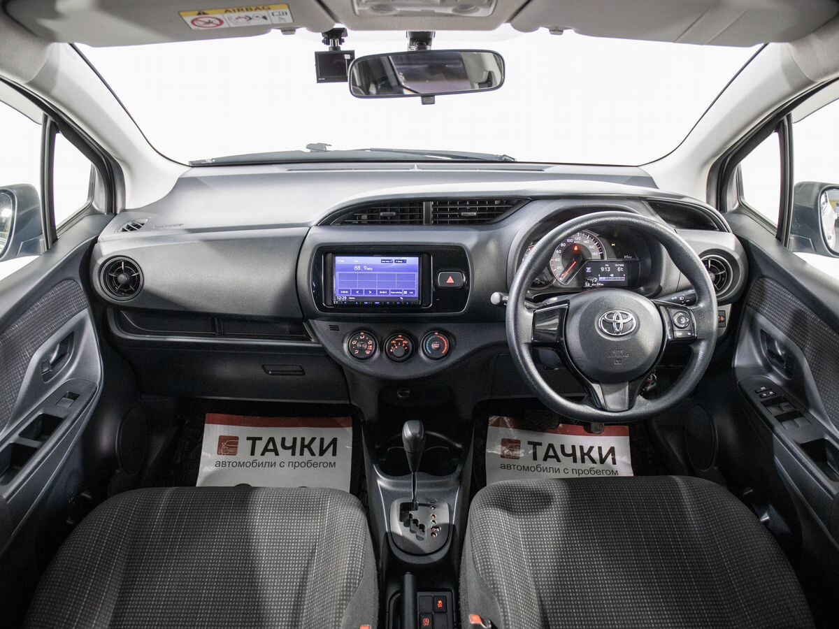 Toyota Vitz 2019 - фото автомобиля