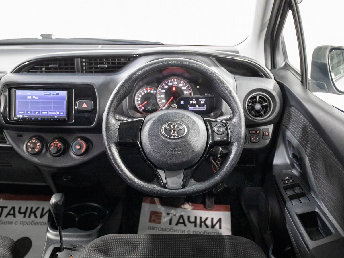 Toyota Vitz 2019 - фото автомобиля