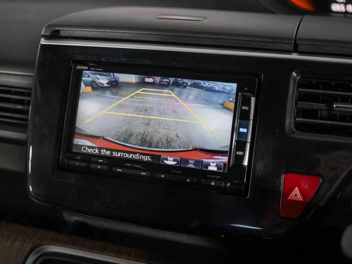 Honda Stepwgn 2015 - фото автомобиля