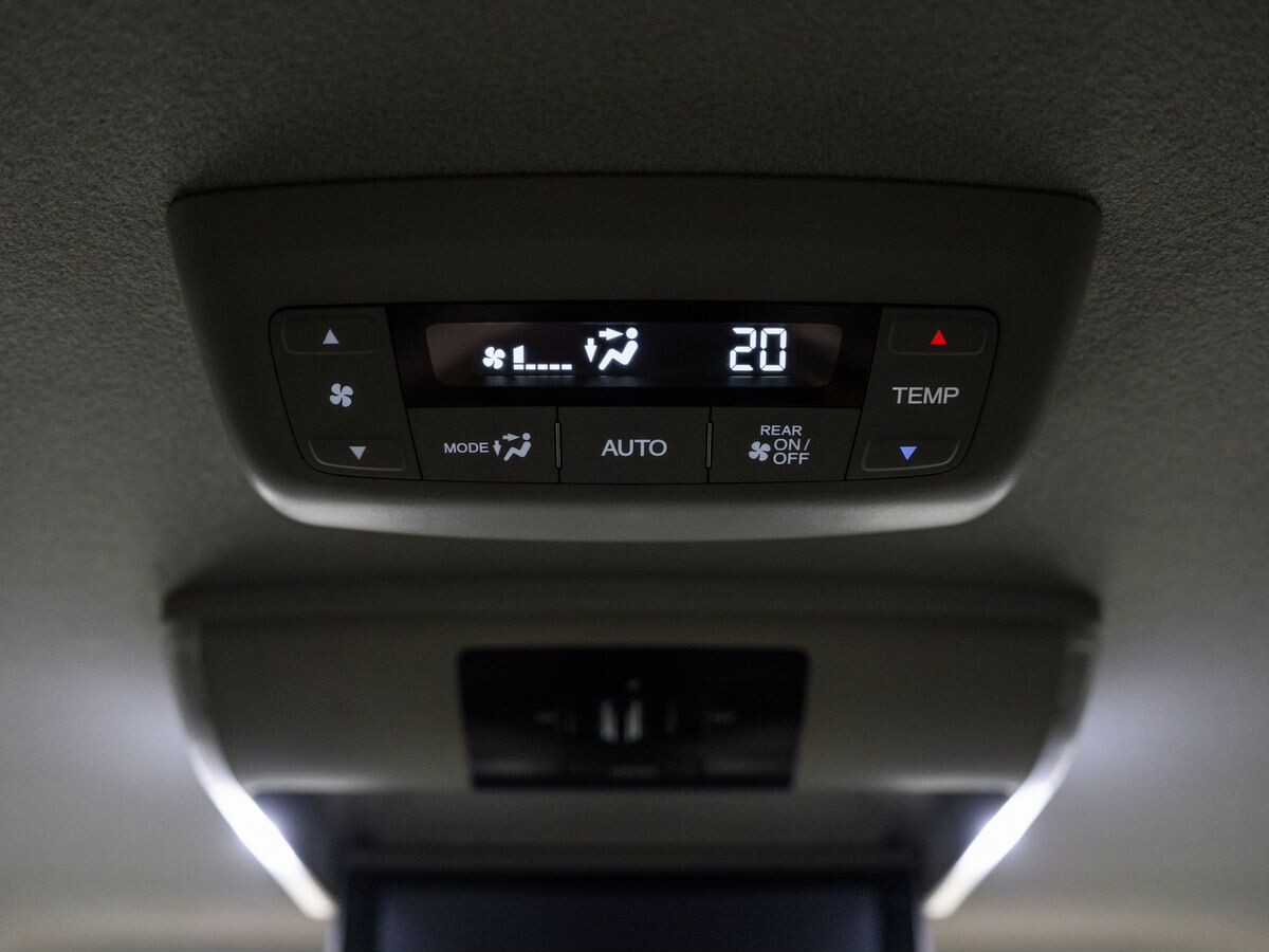 Honda Stepwgn 2015 - фото автомобиля