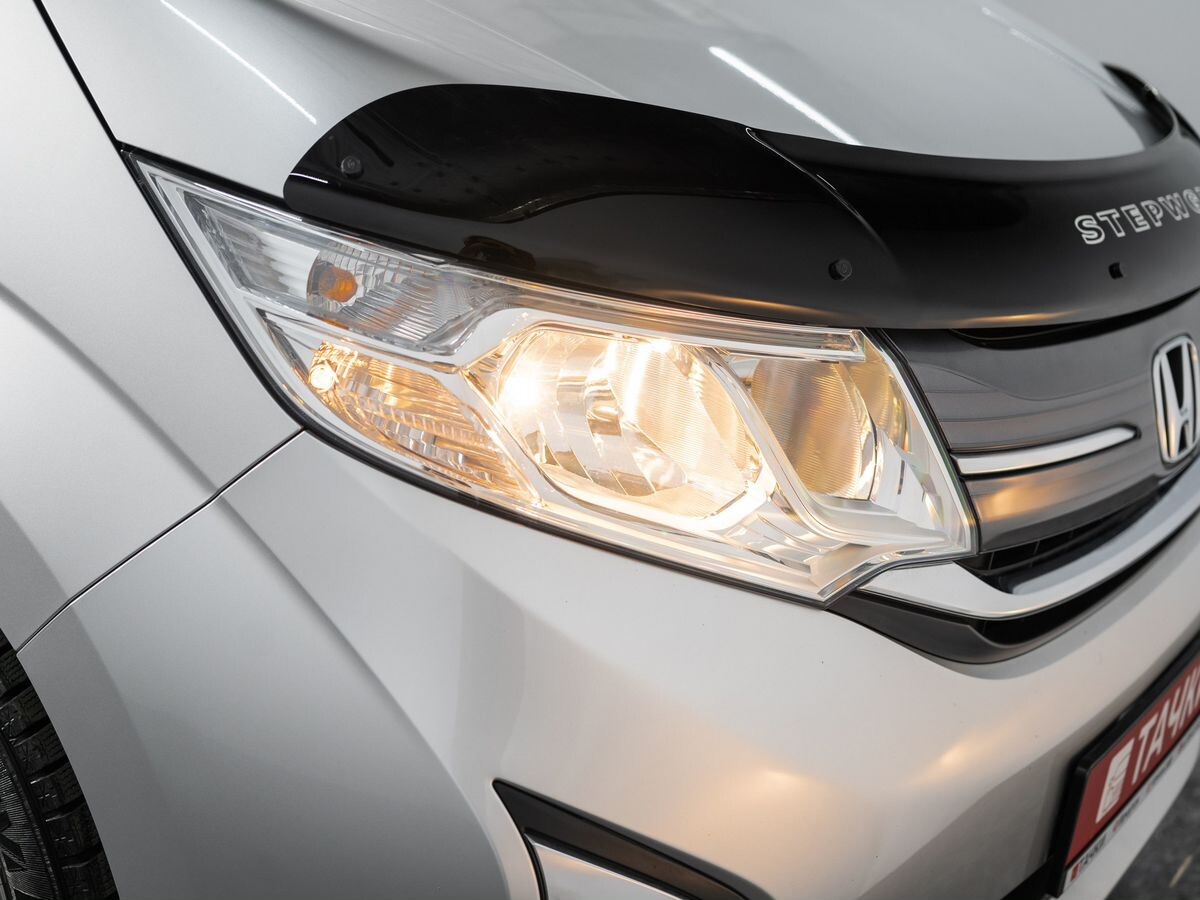 Honda Stepwgn 2015 - фото автомобиля