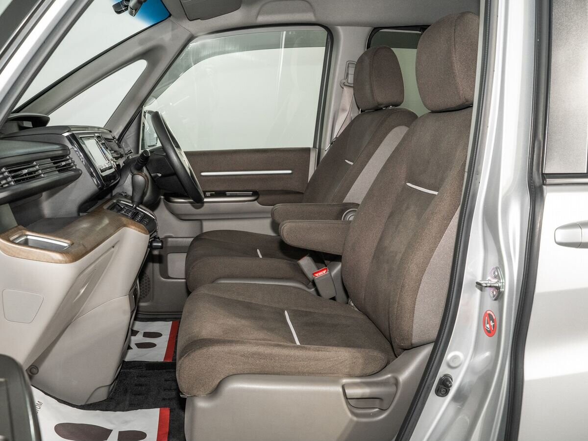 Honda Stepwgn 2015 - фото автомобиля