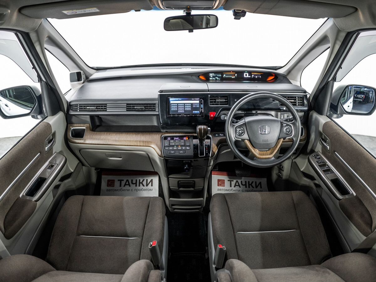 Honda Stepwgn 2015 - фото автомобиля