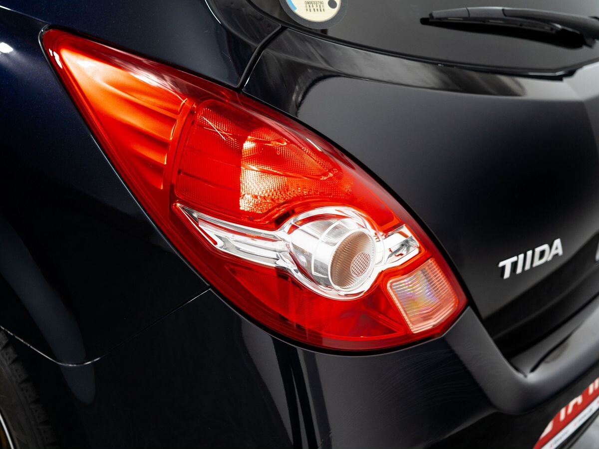 Nissan Tiida 2009 - фото автомобиля