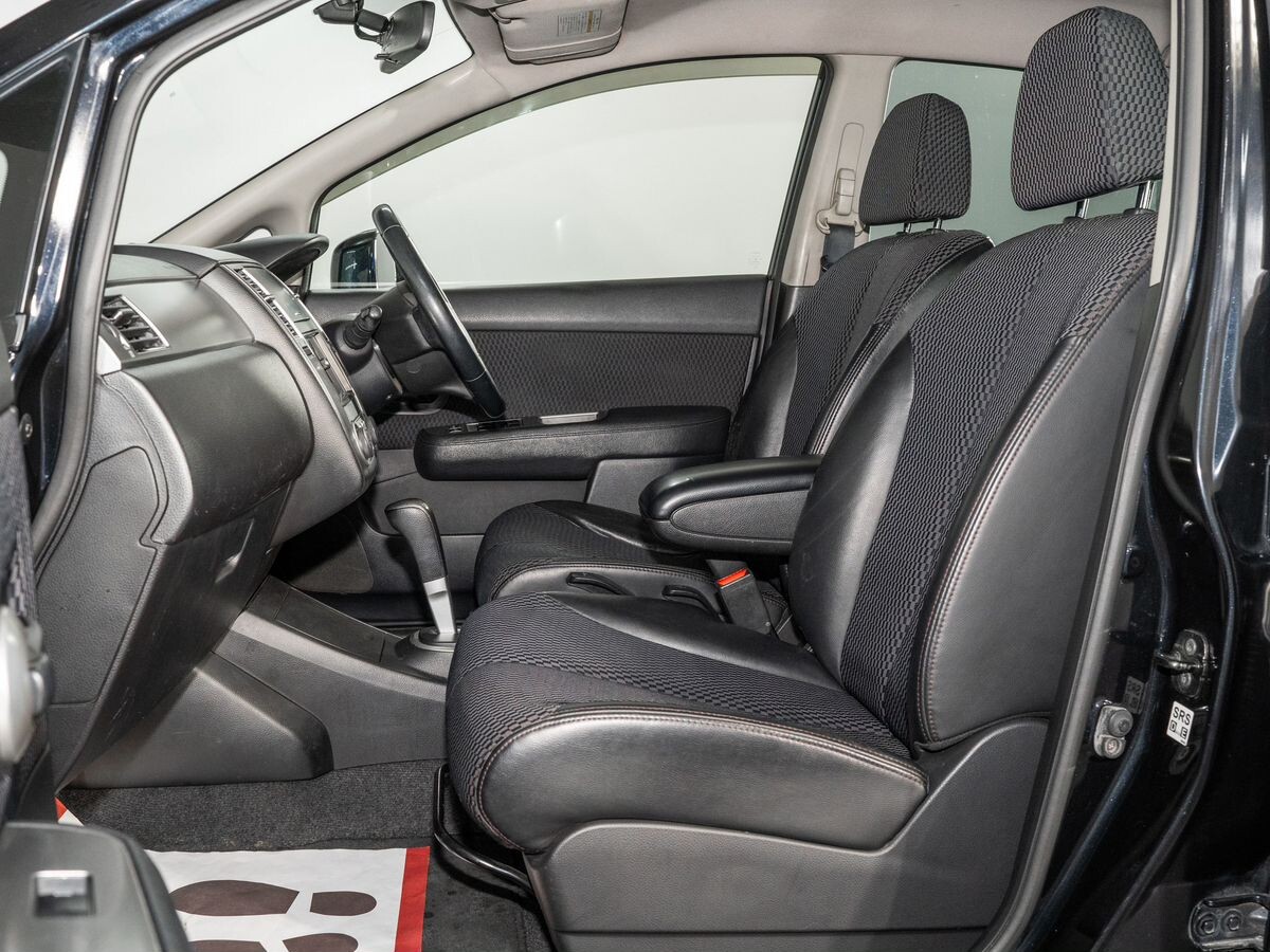 Nissan Tiida 2009 - фото автомобиля