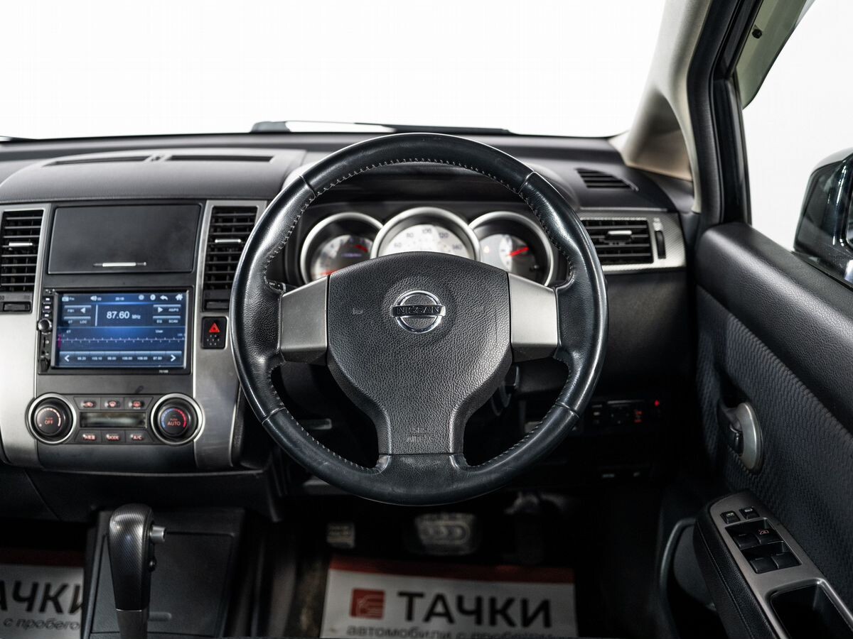 Nissan Tiida 2009 - фото автомобиля