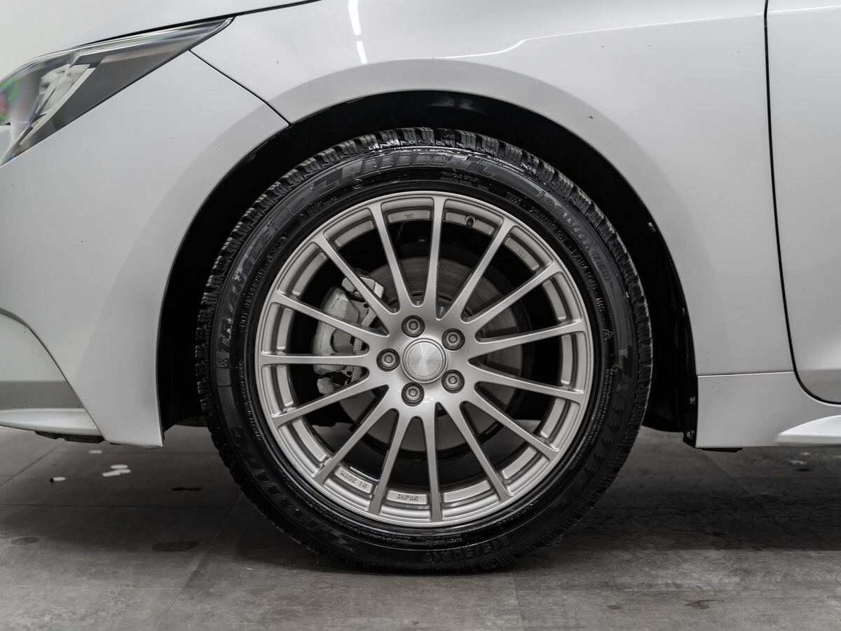 Toyota Corolla 2019 - фото автомобиля