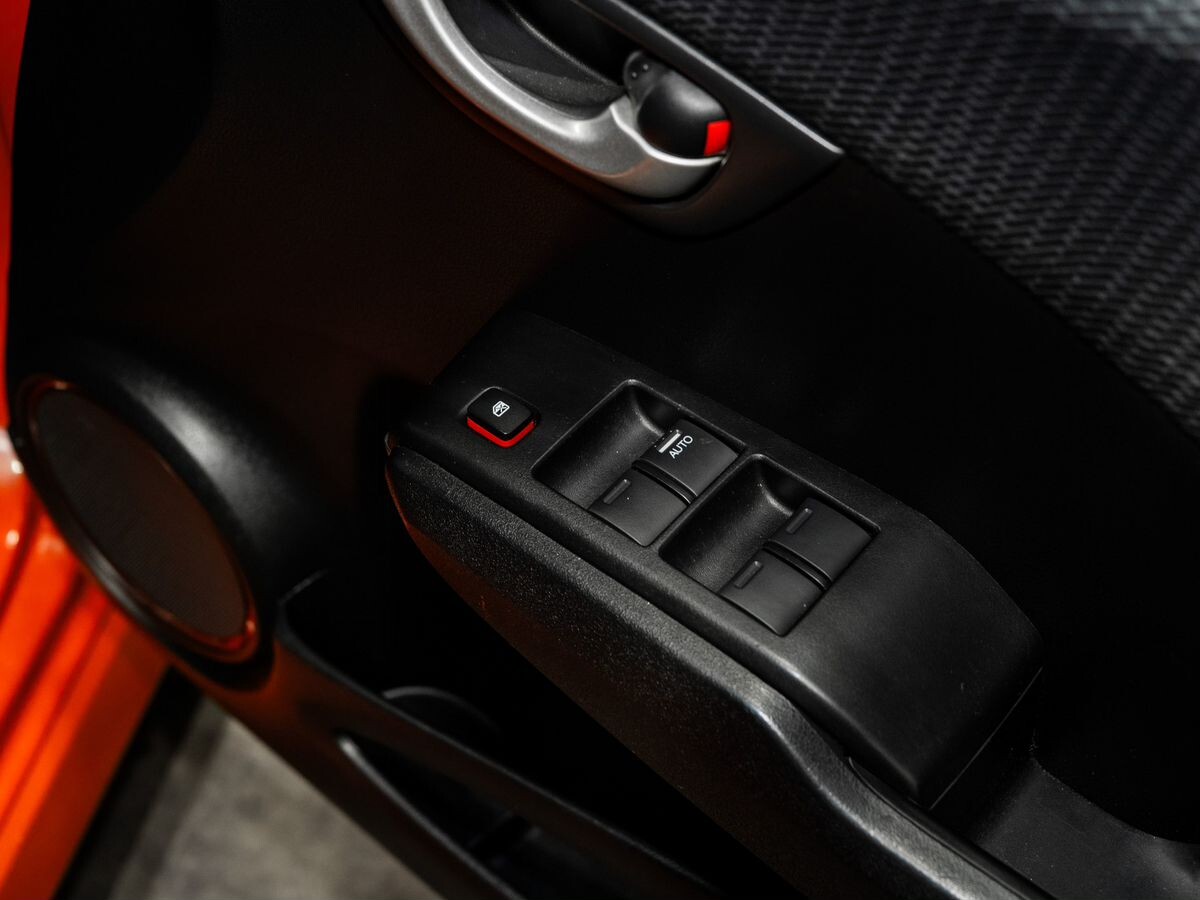 Honda Fit 2011 - фото автомобиля