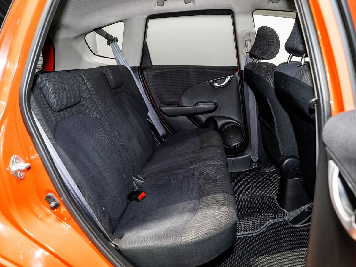 Honda Fit 2011 - фото автомобиля