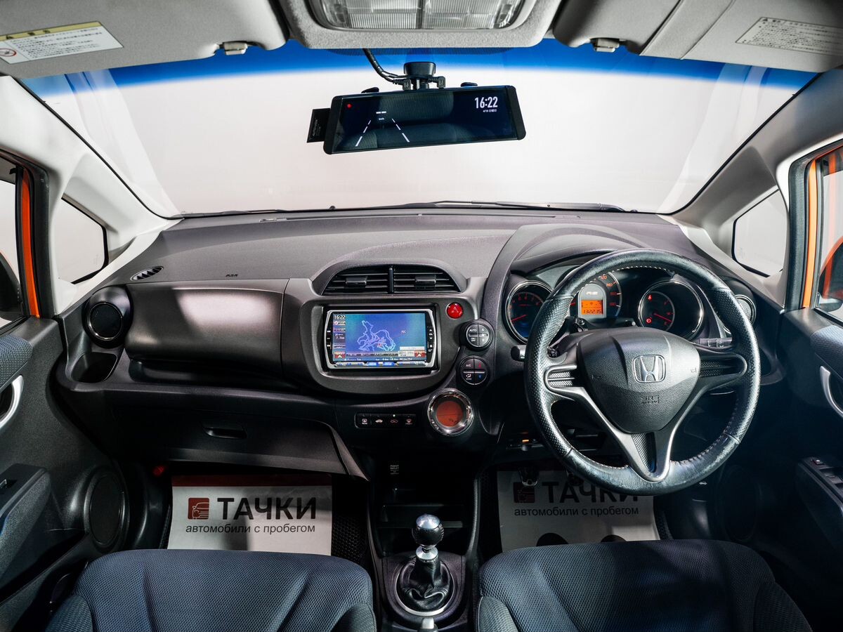 Honda Fit 2011 - фото автомобиля