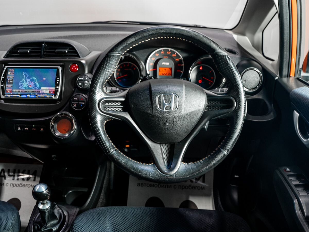 Honda Fit 2011 - фото автомобиля