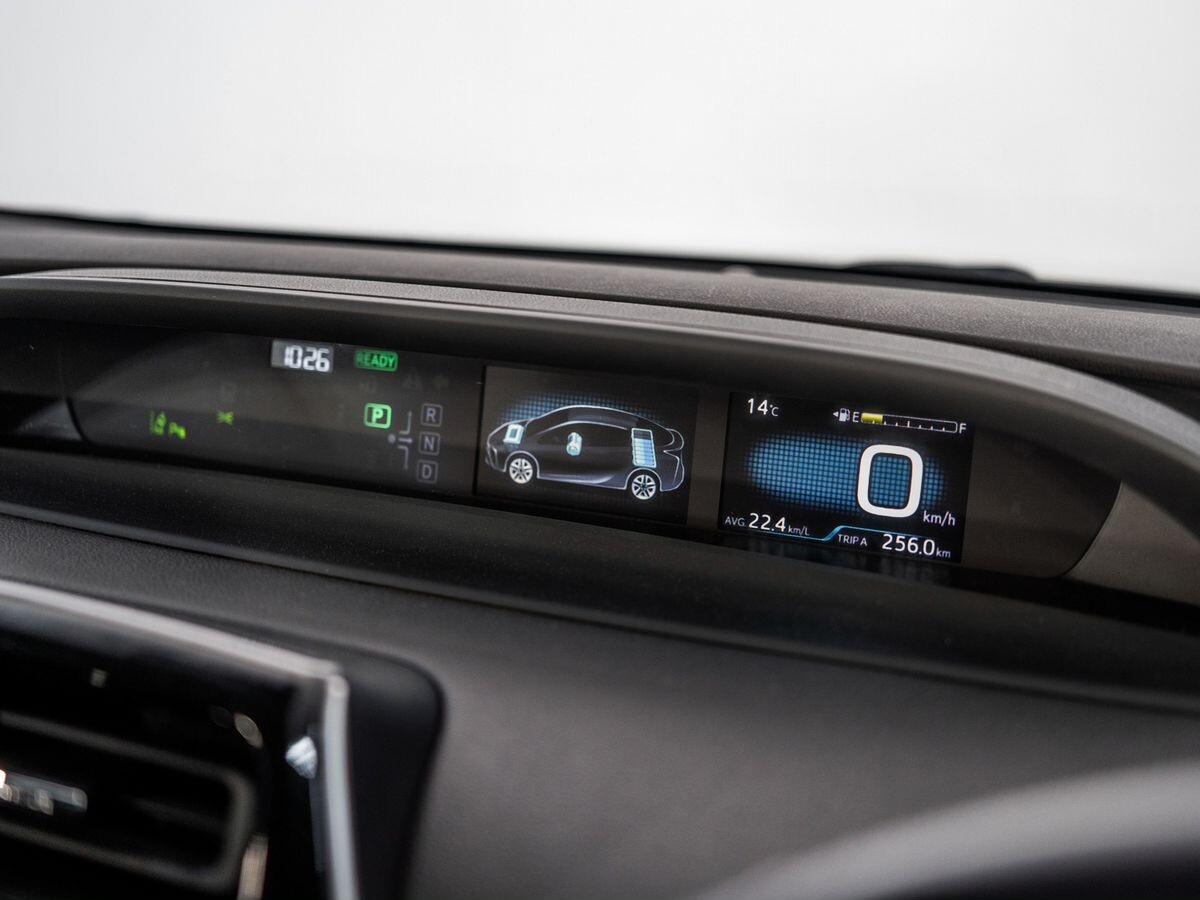 Toyota Prius 2019 - фото автомобиля