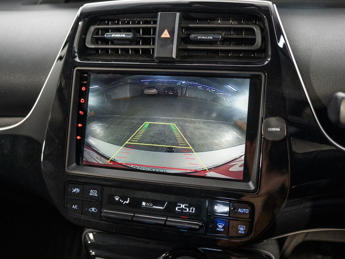 Toyota Prius 2019 - фото автомобиля