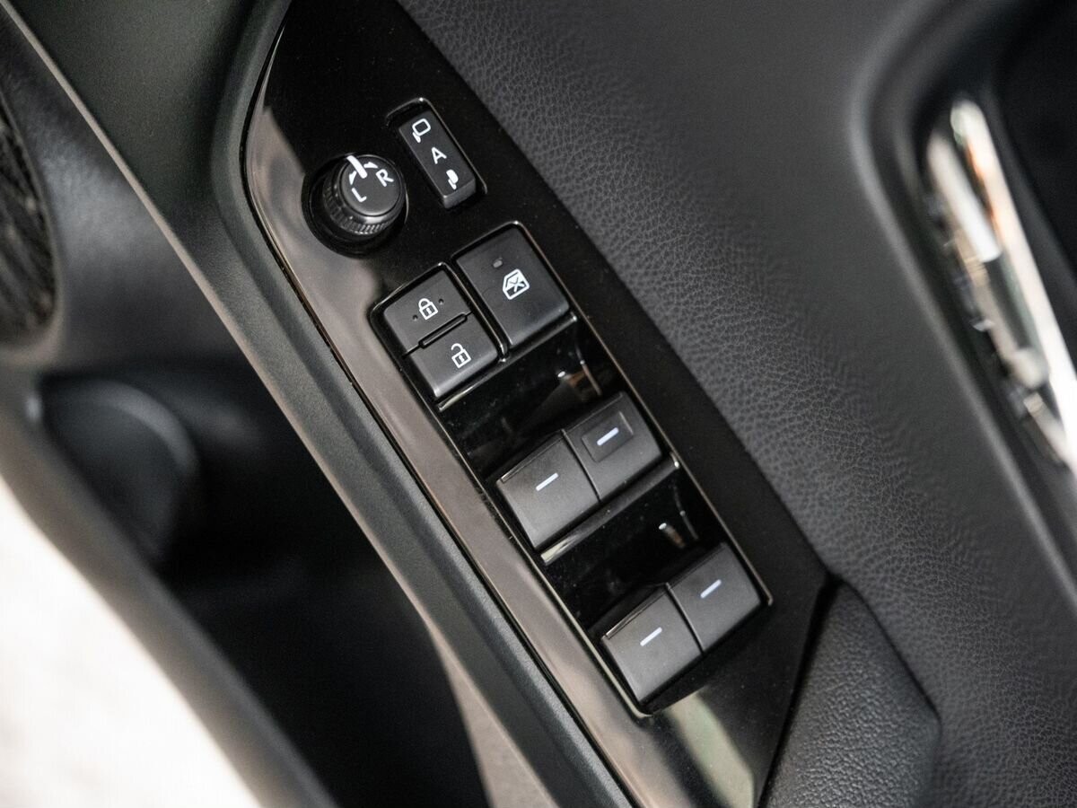 Toyota Prius 2019 - фото автомобиля