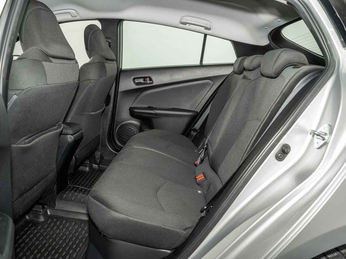 Toyota Prius 2019 - фото автомобиля