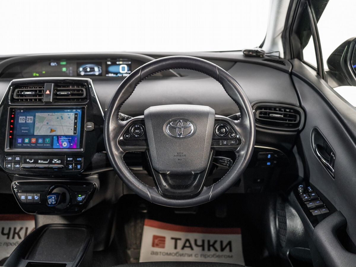 Toyota Prius 2019 - фото автомобиля