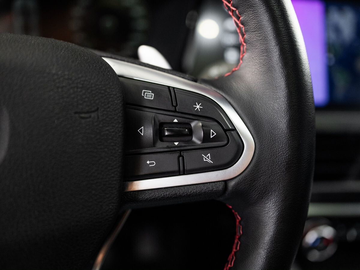 Geely Tugella 2024 - фото автомобиля